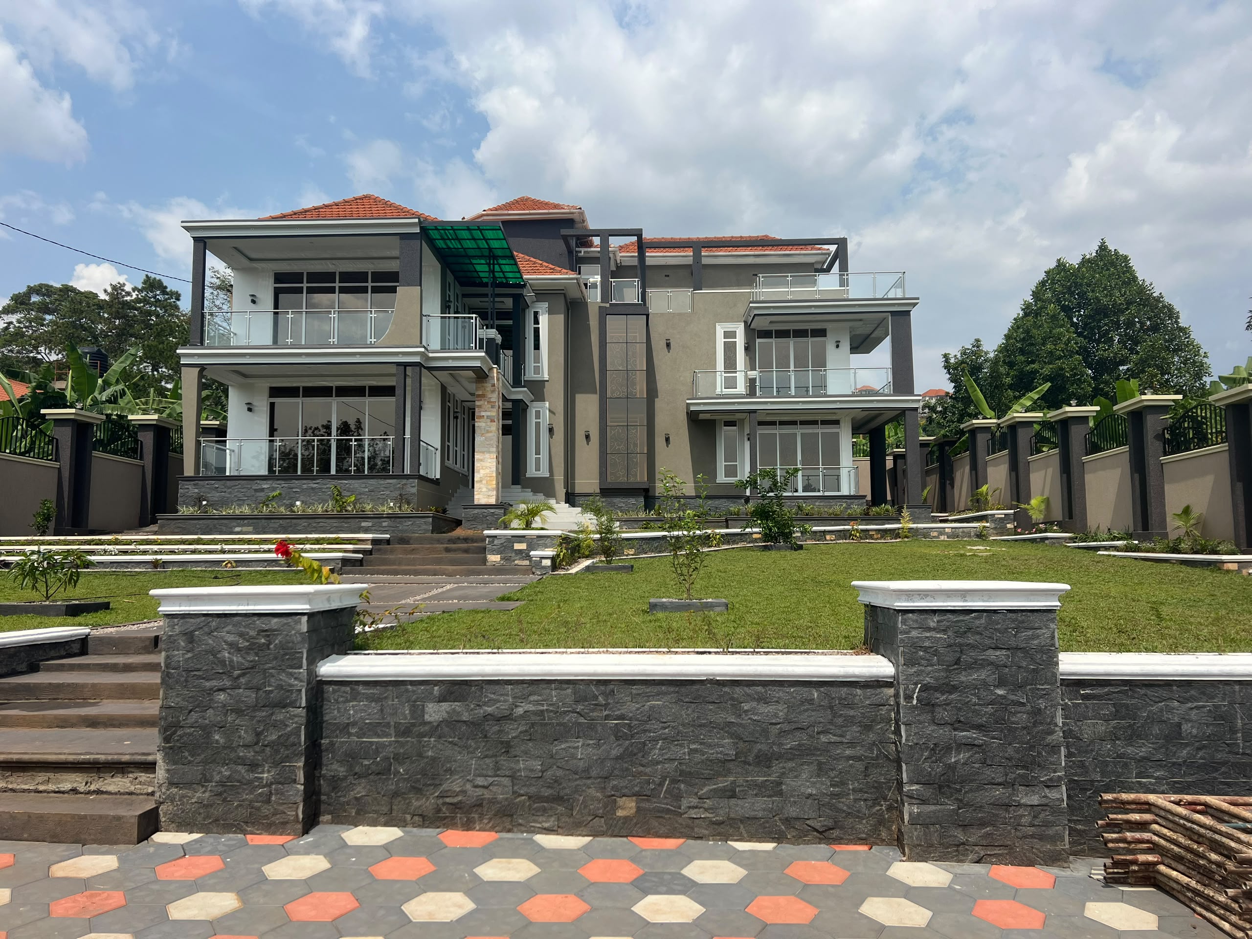 Luxury 5 Bedroom Self-Contained Mansion with Cinema Seated on Half an Acre of Land for Sale in AKright City, Bwebajja